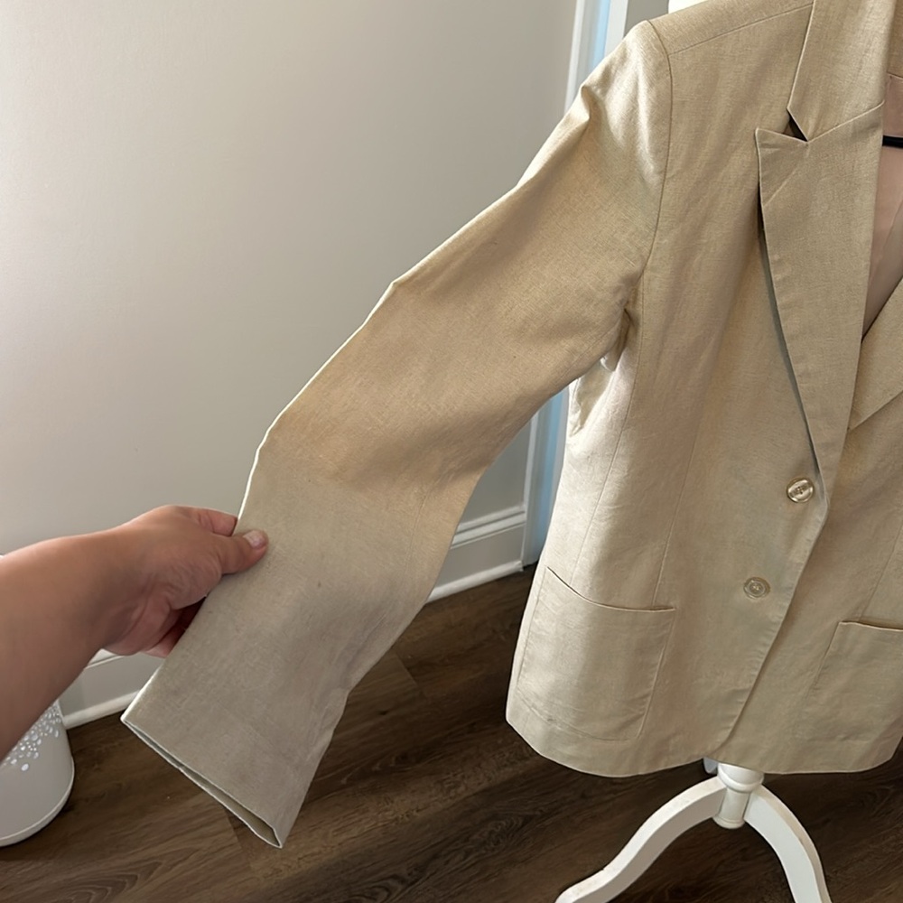 Chadwick’s nude blazer size 6. In great condition. - Picture 9 of 12